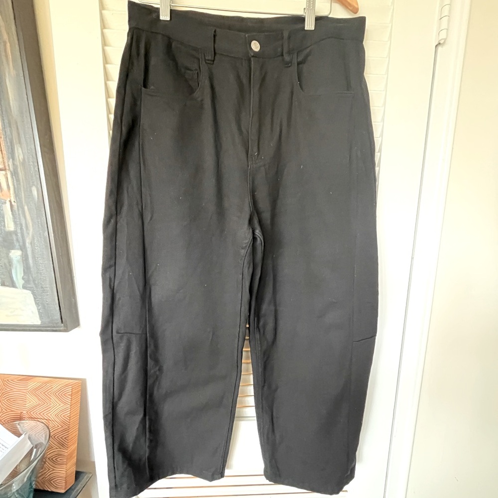 Great pair of ROUCHA black denim twill barrel jeans, size L/ 31/32 waist.